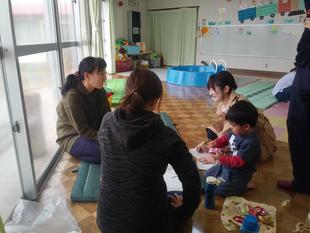 子育てサークル「パオパオ」でのヒアリング調査の様子.JPG