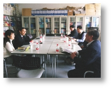 写真:金融学院との打合せの様子