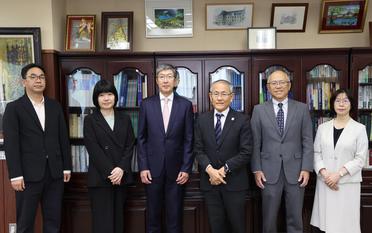 伊藤忠商事(株)・西口知邦代表取締役 上席執行役員CAOが竹村彰通学長を表敬訪問のサムネイル